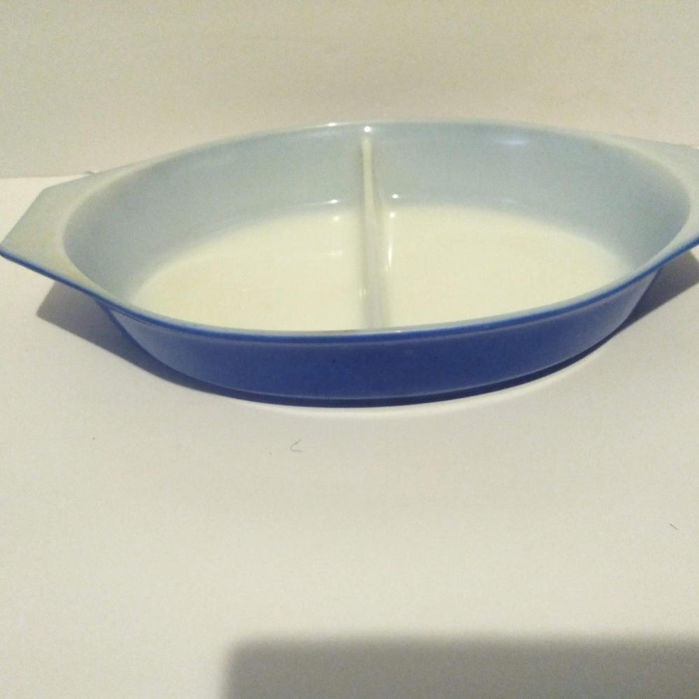 Vintage Royal Blue Divided Pyrex Dish 1.5 Qt